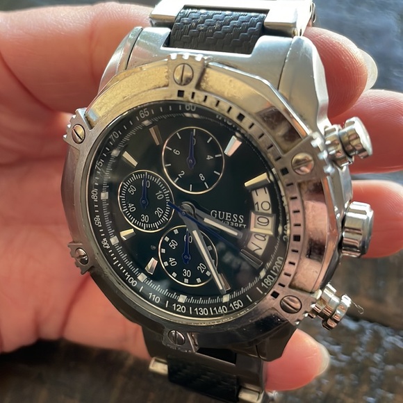 GUESS watch (men’s) model # U18507G2 - Picture 2 of 5